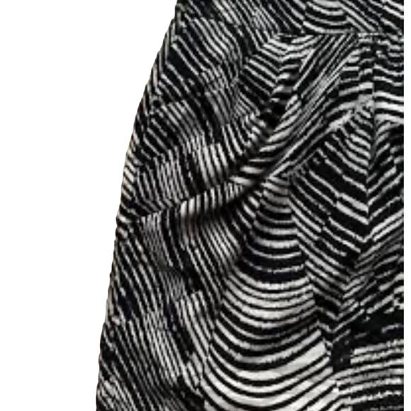 Banana Republic Factory Skirt Abstract B/W Stripes Print Pleated Pockets Size 0 - Picture 11 of 11